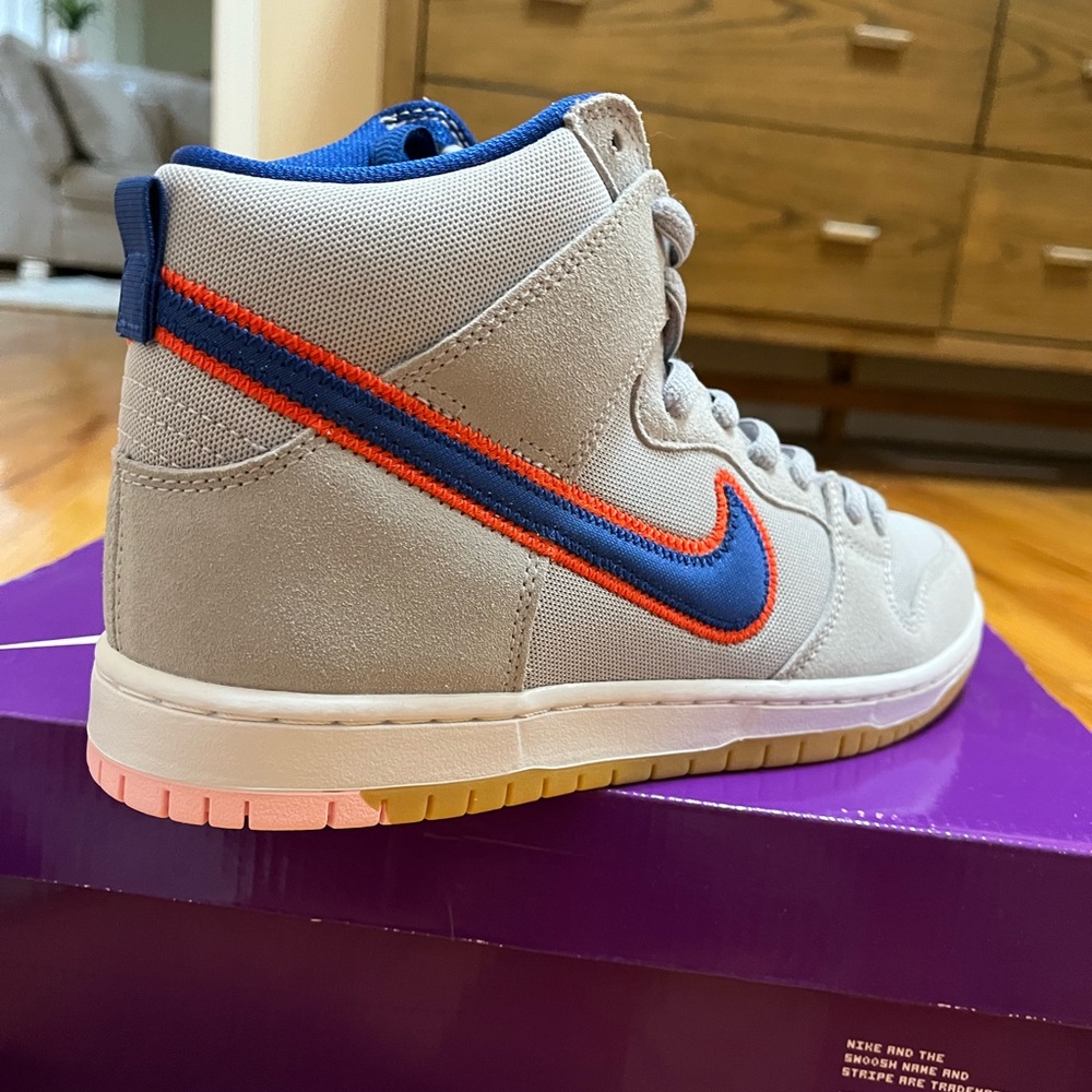 Size 8 - Nike Dunk High SB Rush Blue and Team Orange 2022